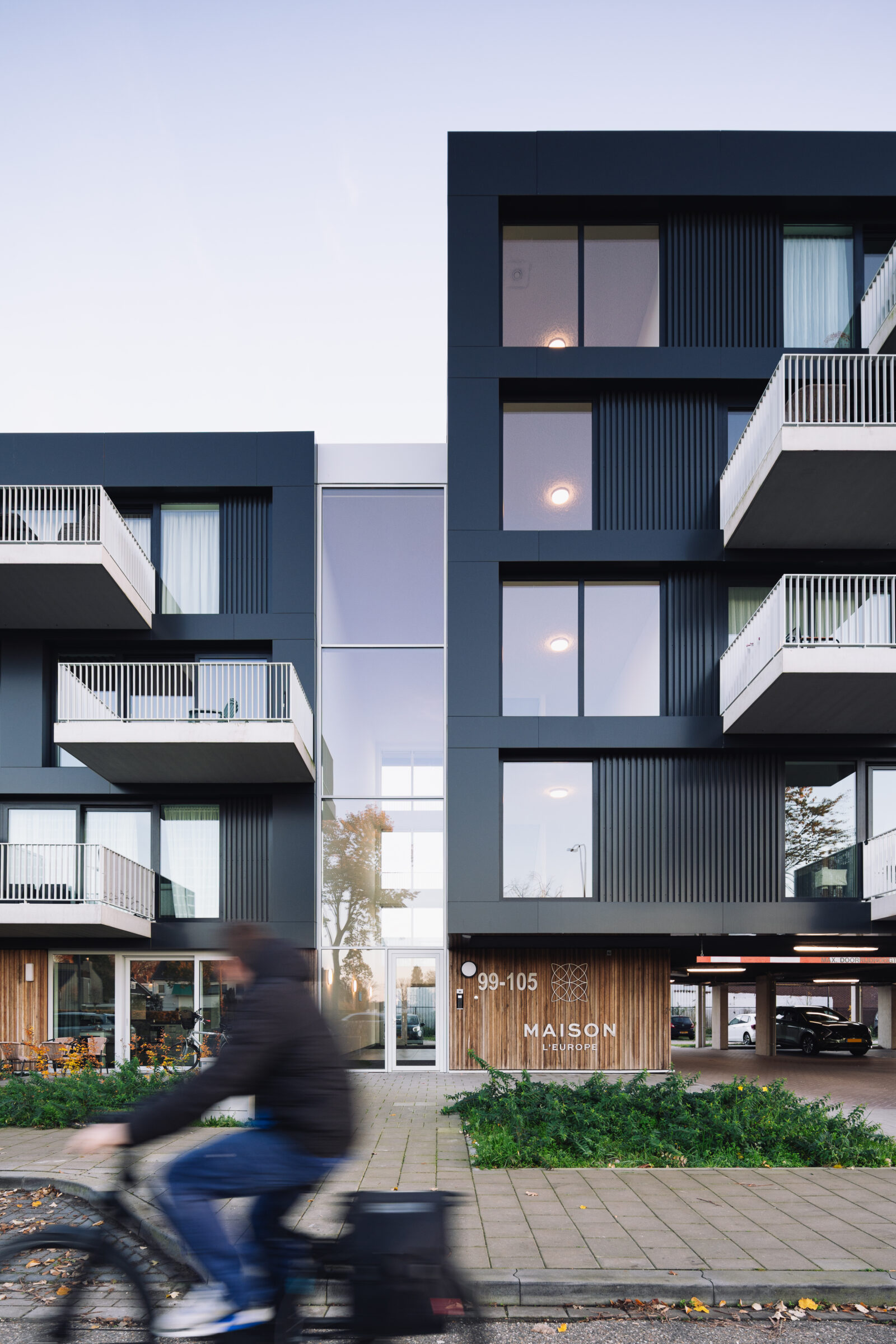 07W-Mitchell-van-Eijk_Europaweg-99_101-Helmond_2025-10