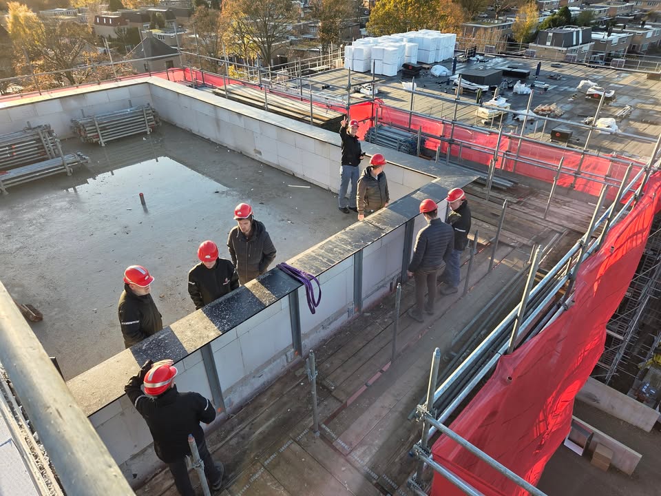 Regelmatig brengen onze collega s